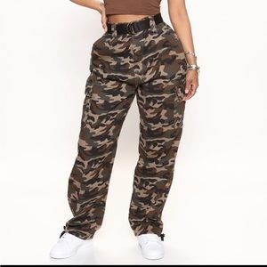 NWT Camo High Rise Cargo Jeans